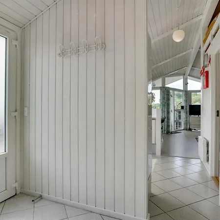 Сasa de vacaciones Aasta - 250m From The Sea By Interhome